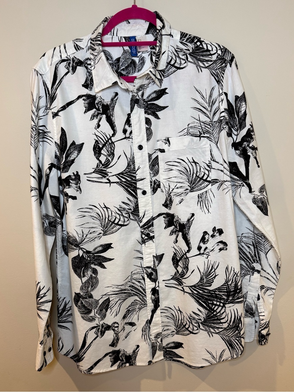 Black & White Tropical Print Button-Up Shirt